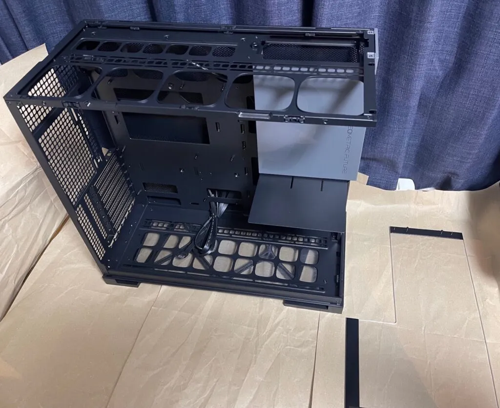 PCケース：geometricfuture model5の画面（1）