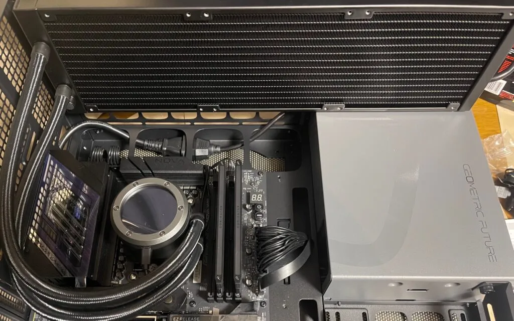 CPUクーラー：thermaltake 420ultrav2 lcdの画面（1）