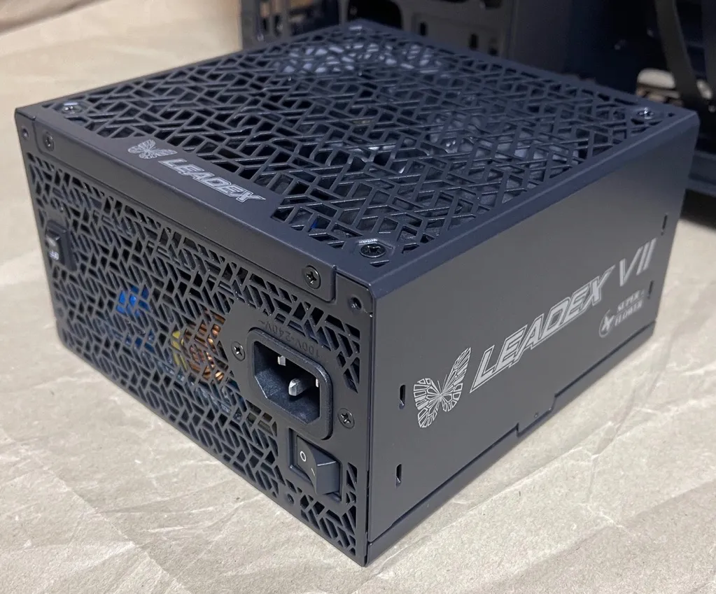 psu：superflower LEADEX VII PLATINUM PRO 1000Wの画面（1）